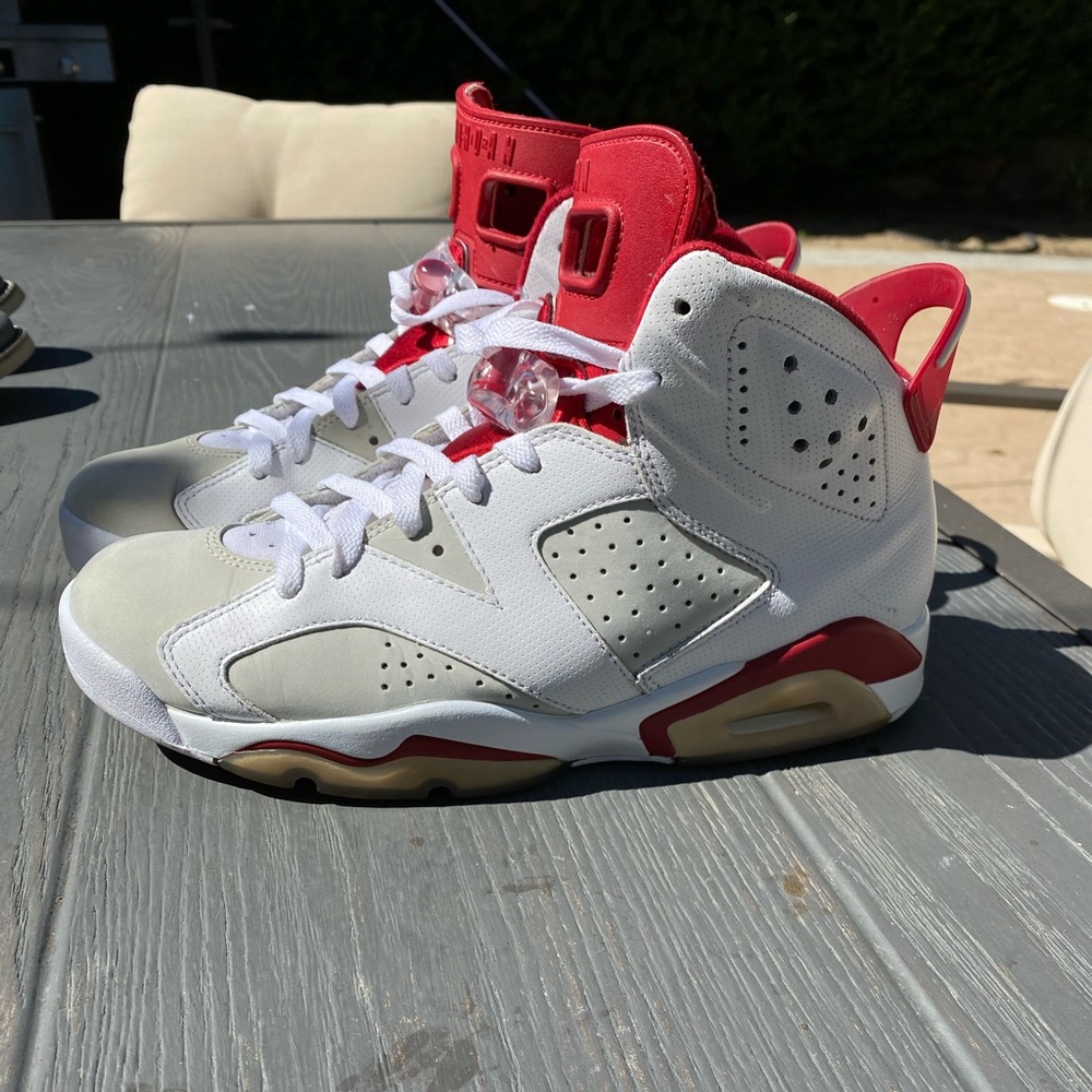 Jordan Retro 6 Maroon
